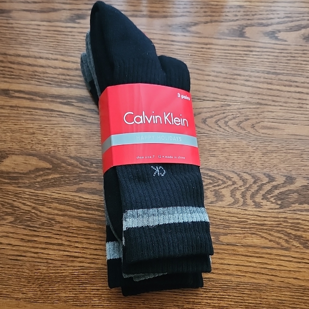 NWT Men's Calvin Klein Black and Gray Casual Socks
